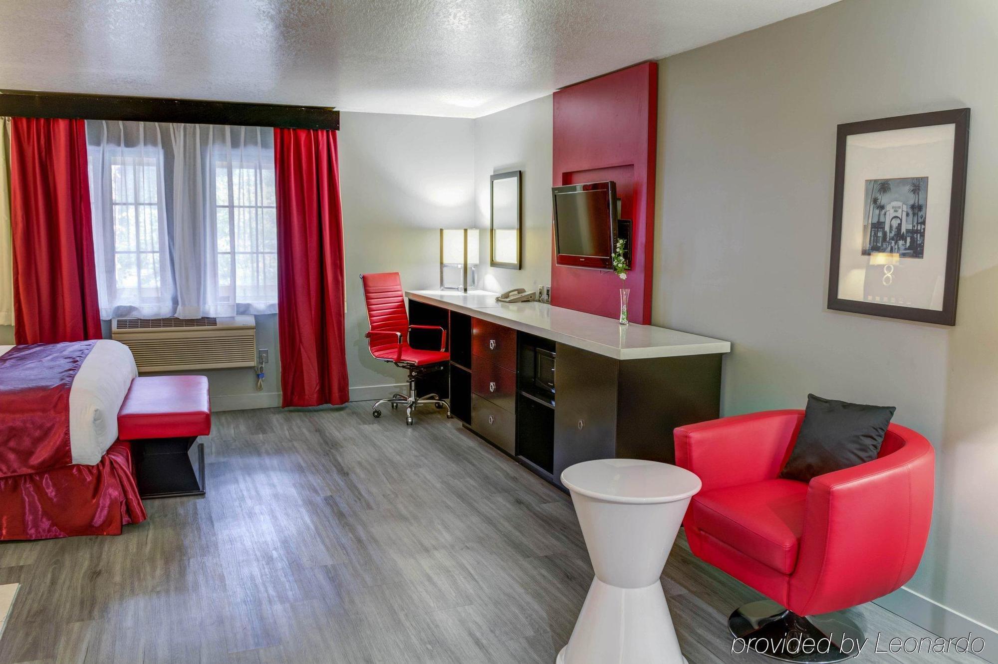 Hotel Tilt Universal-hollywood, Ascend Collection